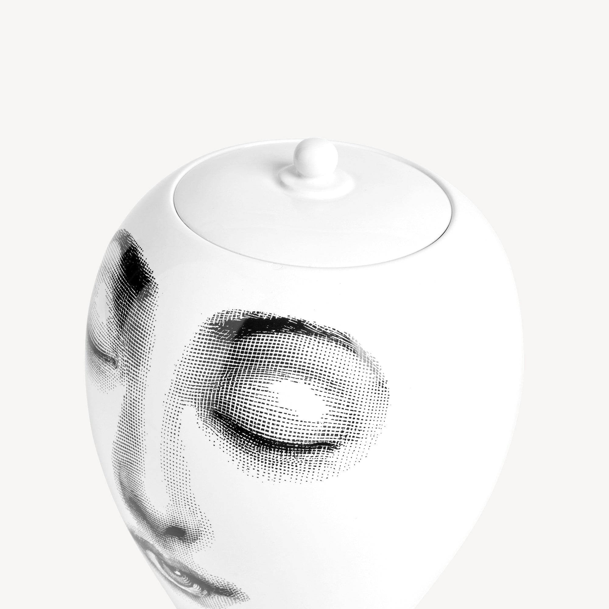 fornasetti-viso-a-bocche-vase-keramik-schwarz-wei-limitiert image 4