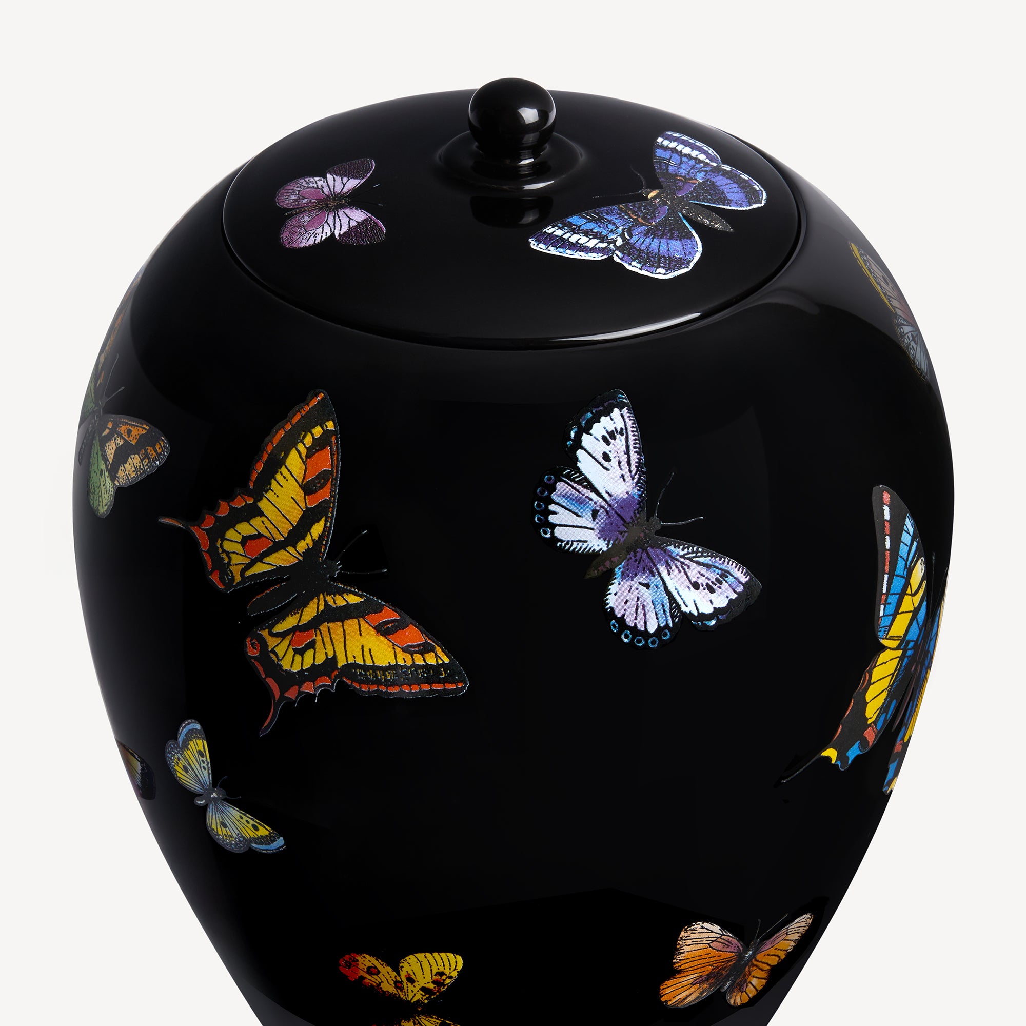 atelier-fornasetti-farfalle-vase-keramik-schmetterling image 4
