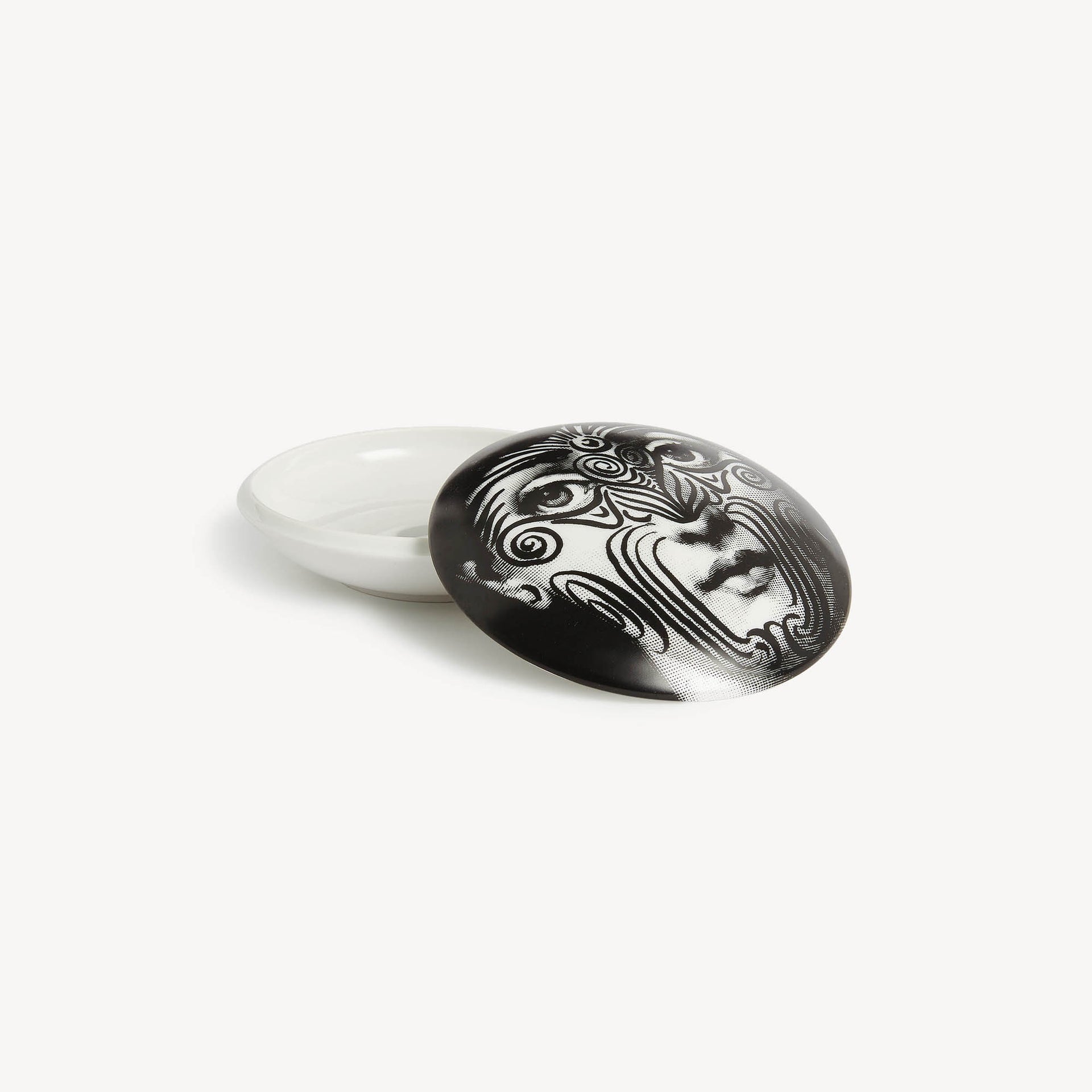fornasetti-tema-e-variazioni-n-9-dose-rund-porzellan image 1