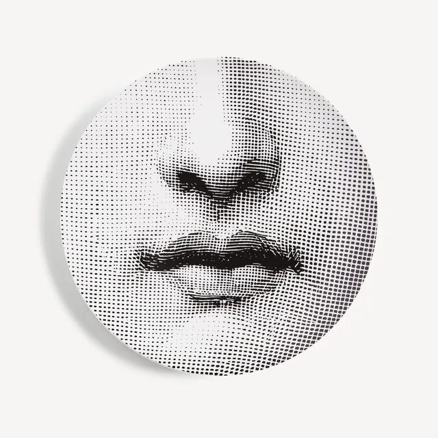 fornasetti-tema-e-variazioni-wandteller-nr-397-porzellan-gesicht image 1