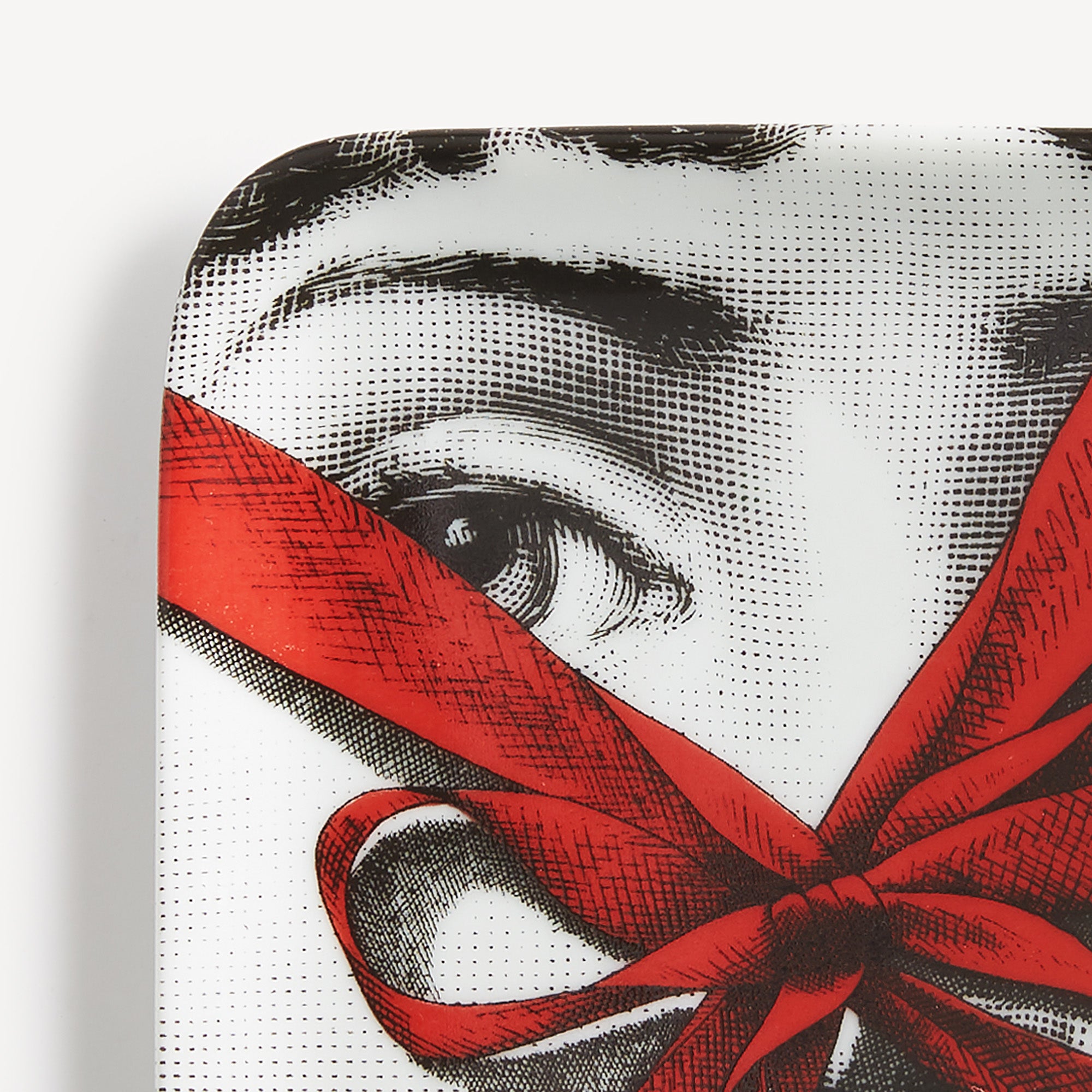 fornasetti-ashtray-gift-aschenbecher-porzellan-lina-cavalieri image 4