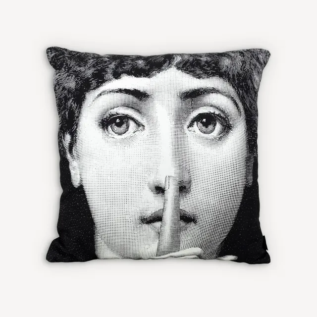 atelier-fornasetti-silenzio-kissen-tema-e-variazioni image 1