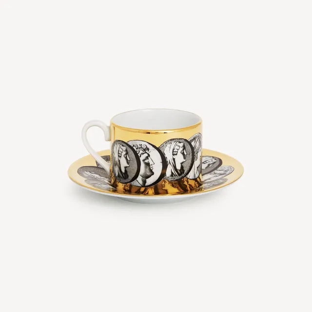 fornasetti-cammei-teetasse-porzellan-m-nzmotiv-gold image 1
