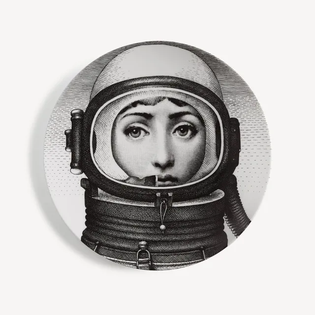 fornasetti-tema-e-variazioni-n-181-wandteller-porzellan-gesicht image 1