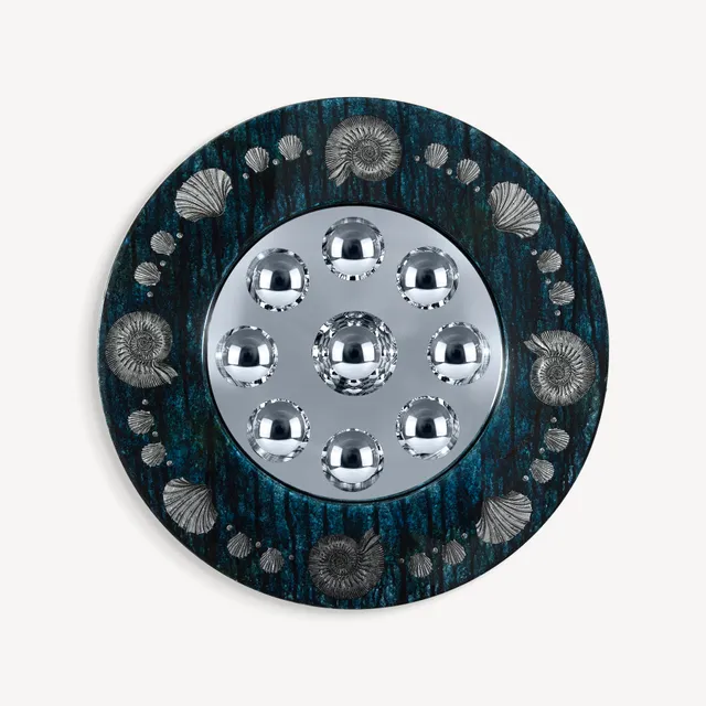 fornasetti-giro-di-conchiglie-spiegel-mit-blasen image 1