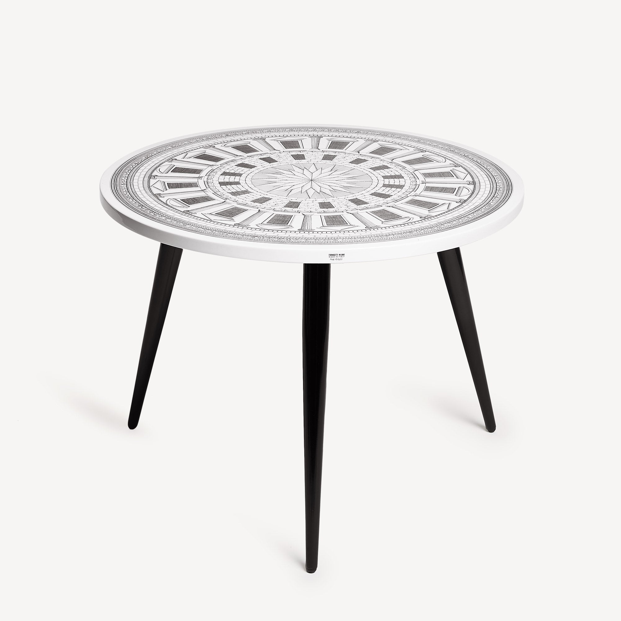 fornasetti-cortile-couchtisch-glas-mit-holzbeinen image 1