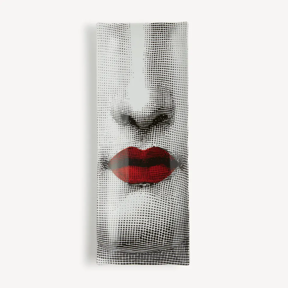 fornasetti-tema-e-variazioni-tablett-n-397-red-lips-porzellan image 1