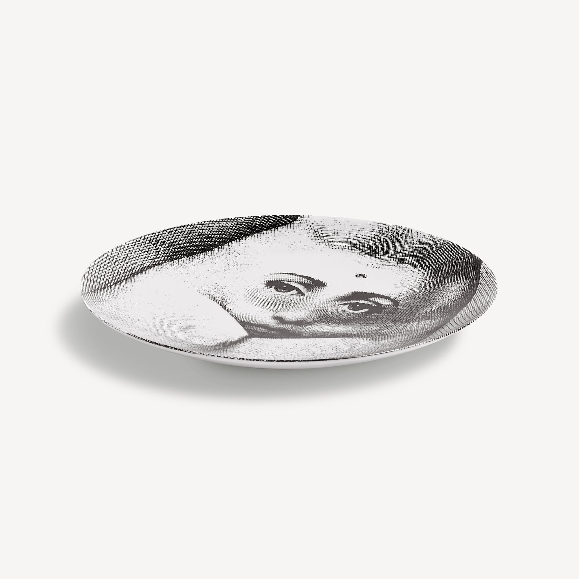 fornasetti-tema-e-variazioni-wandteller-n-281-porzellan-lina-cavalieri image 2