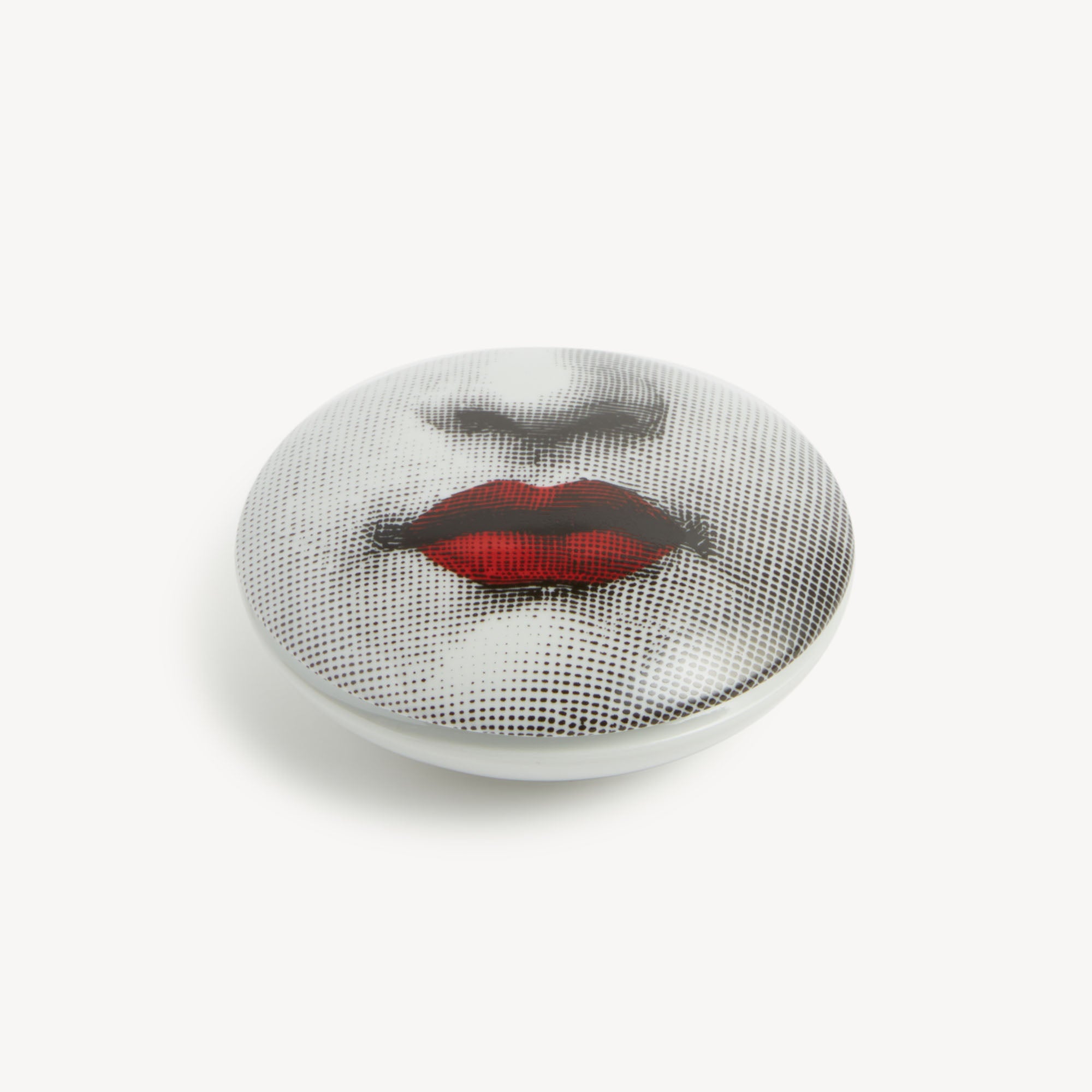 fornasetti-tema-e-variazioni-n-397-dose-red-lips-porzellan image 2