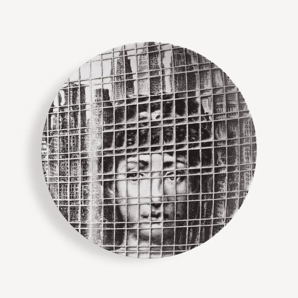 fornasetti-tema-e-variazioni-n-129-wandteller-porzellan-handbemalt image 1