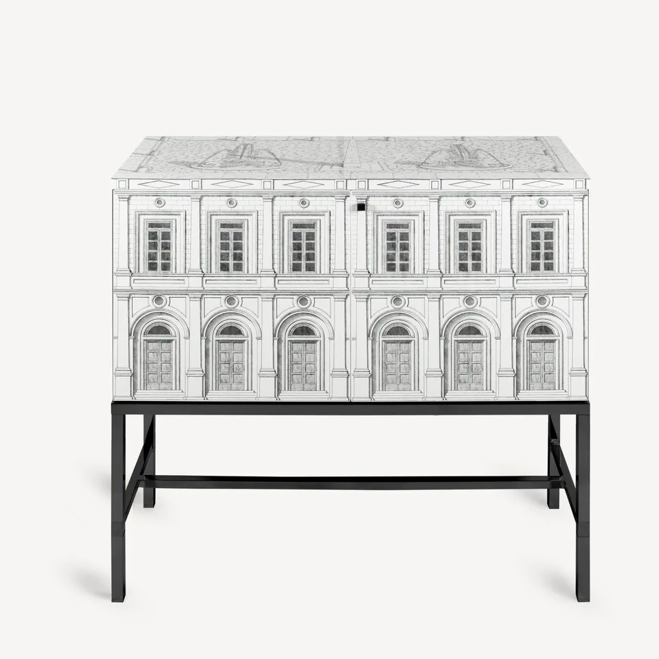 fornasetti-architettura-schrank-holz-mit-glasplatte image 1