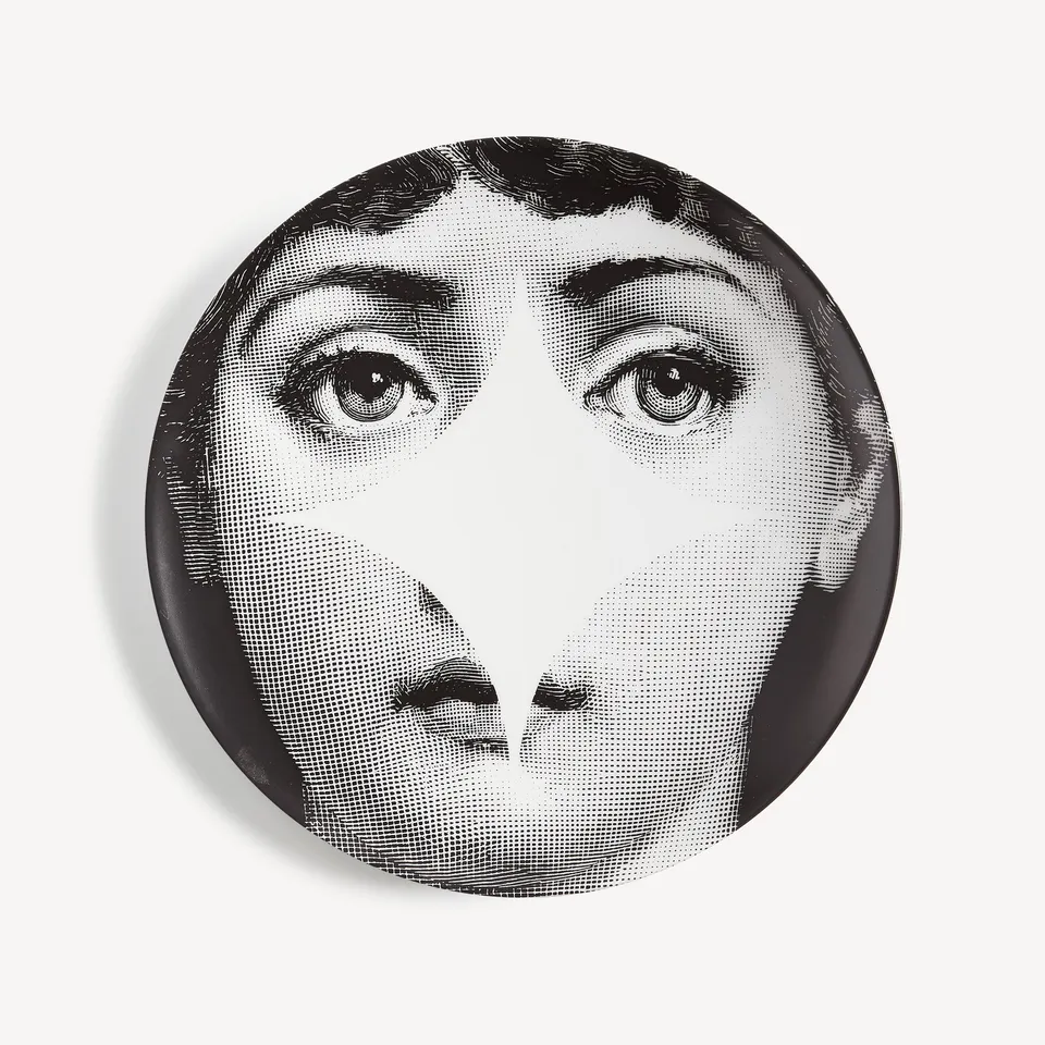 fornasetti-tema-e-variazioni-n-42-wandteller-porzellan-gesicht image 1