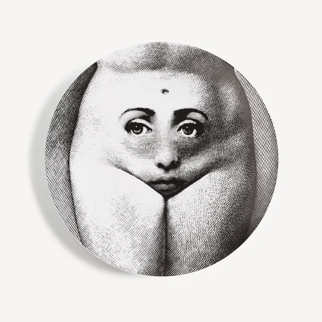 fornasetti-tema-e-variazioni-wandteller-n-281-porzellan-lina-cavalieri image 1