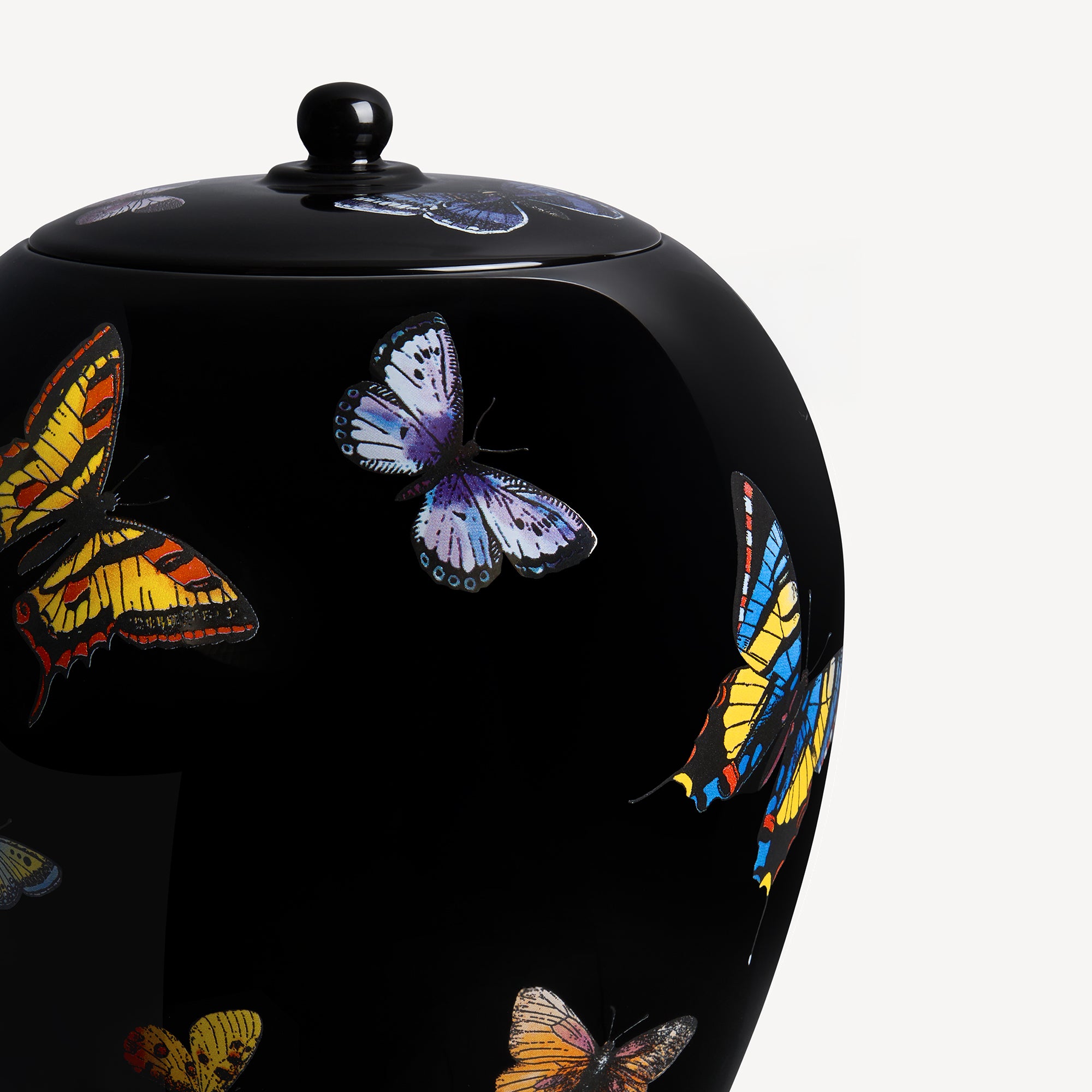 atelier-fornasetti-farfalle-vase-keramik-schmetterling image 5