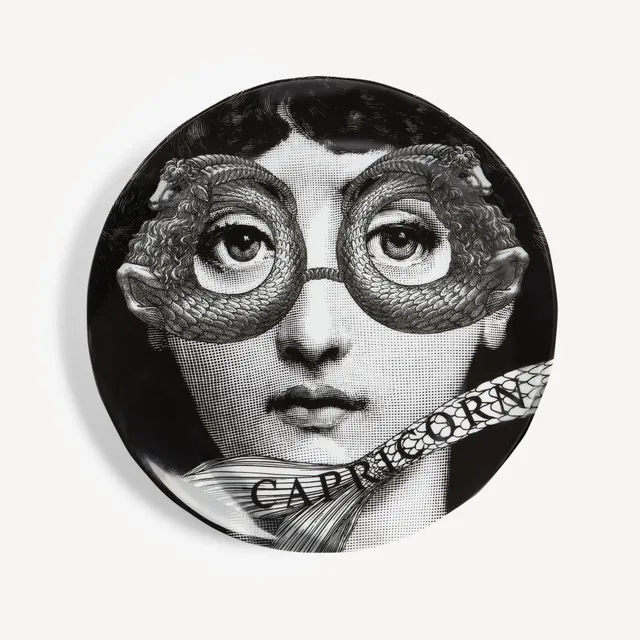 fornasetti-tema-e-variazioni-wandteller-zodiaco-steinbock-nr-357 image 1