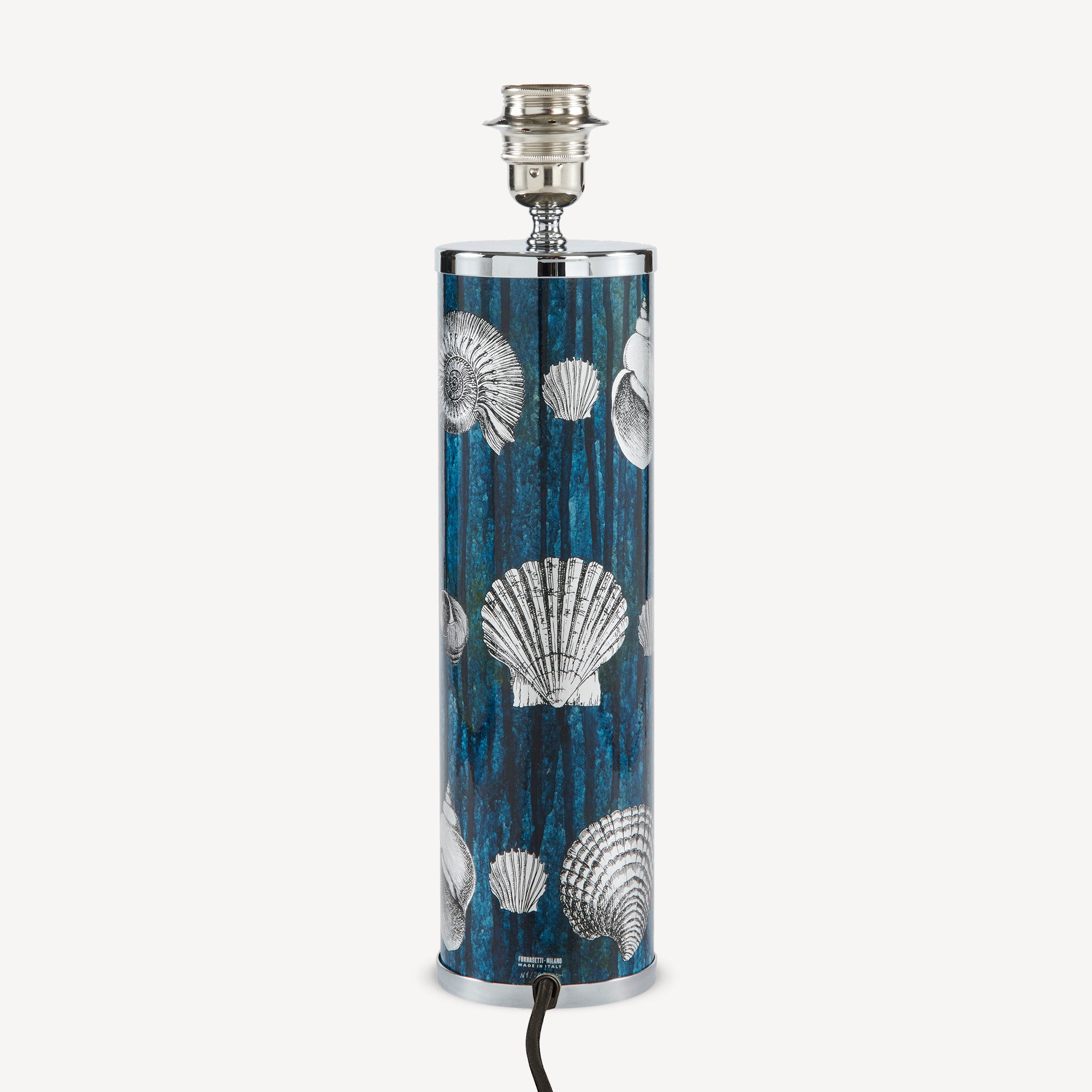 fornasetti-giro-di-conchiglie-tischlampe-muschelmotiv-handbemalt image 2