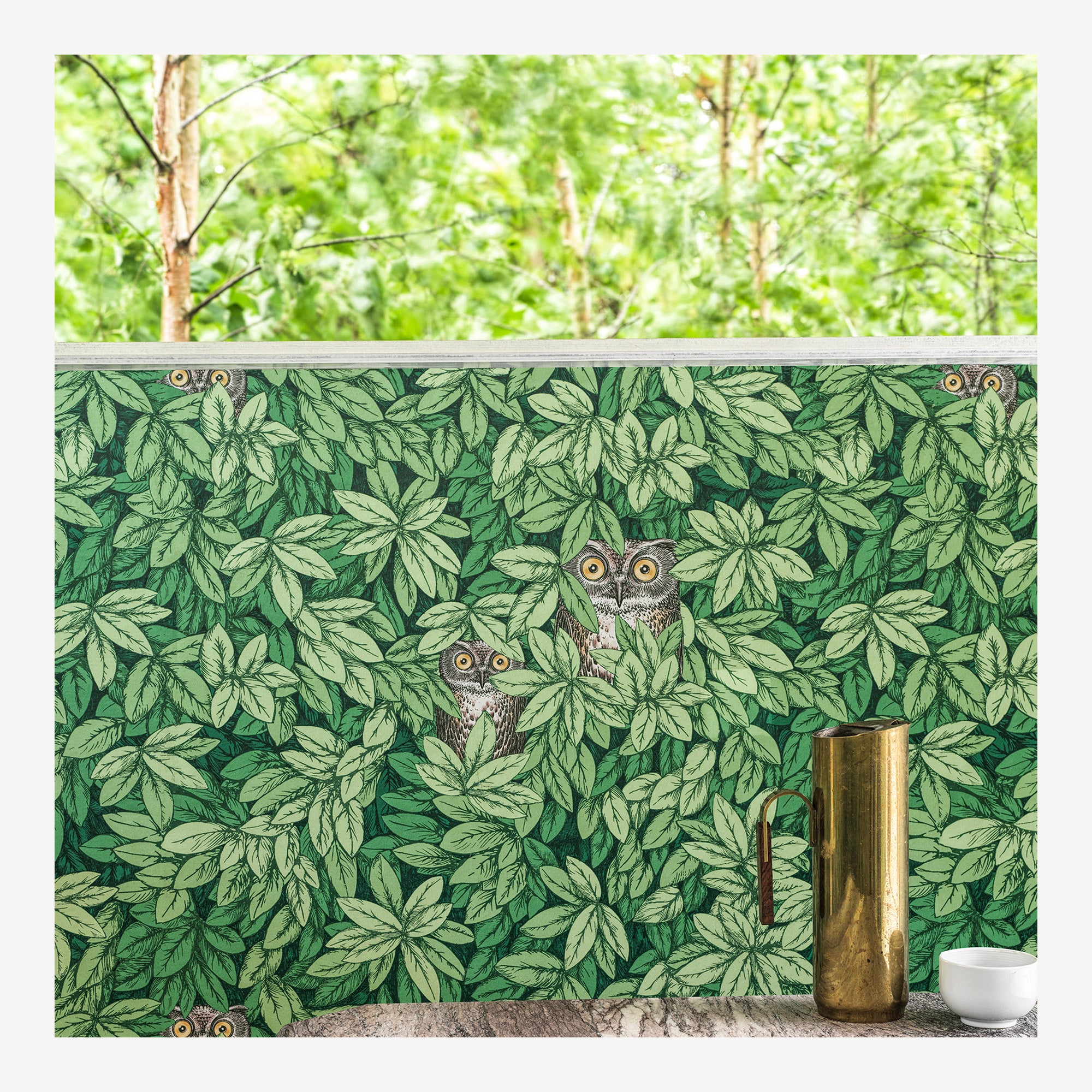 fornasetti-foglie-e-civette-tapete-eulen-bl-tter-blau-gr-n-10-m image 2