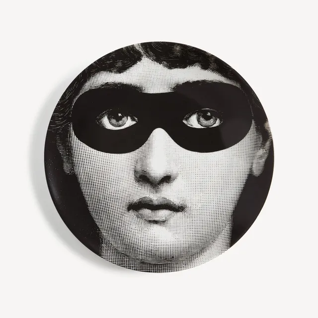 fornasetti-tema-e-variazioni-n-22-wandteller-porzellan-lina-cavalieri image 1