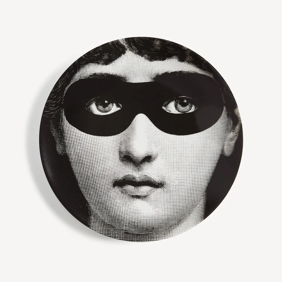 fornasetti-tema-e-variazioni-n-22-wandteller-porzellan-lina-cavalieri image 1