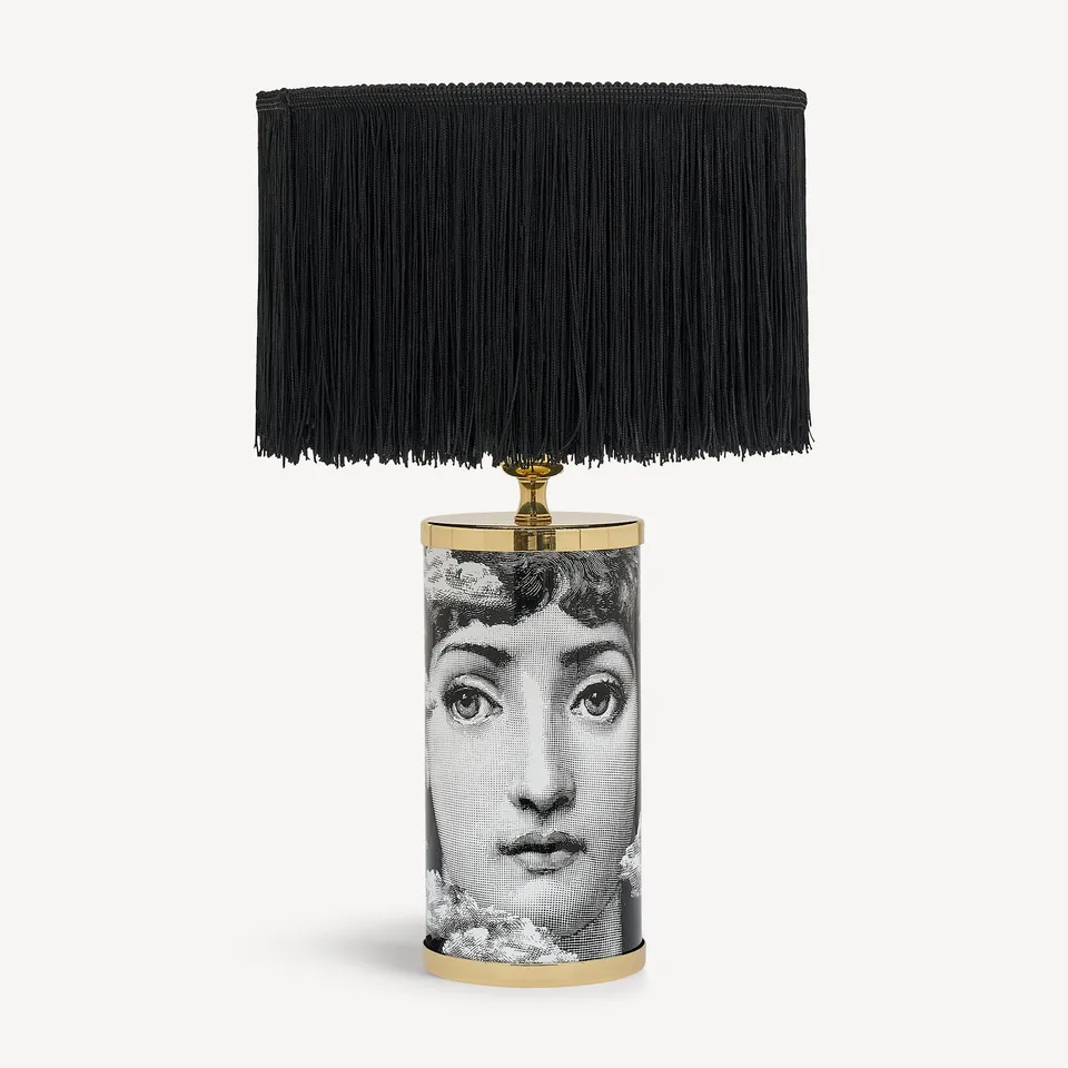 atelier-fornasetti-lampenschirm-zylindrisch-fransen-schwarz-klein image 1