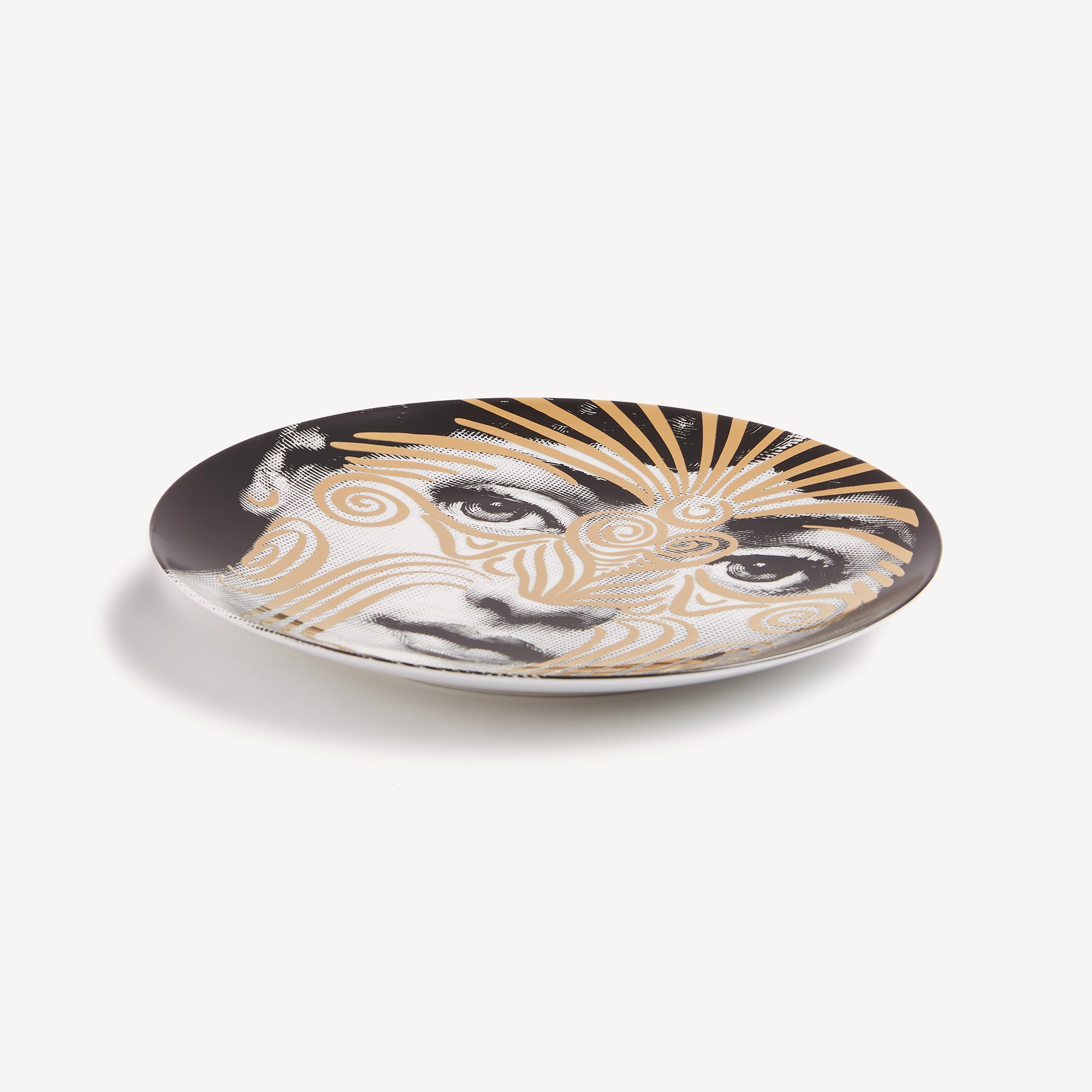 fornasetti-tema-e-variazioni-n-9-wandteller-porzellan-gold image 2