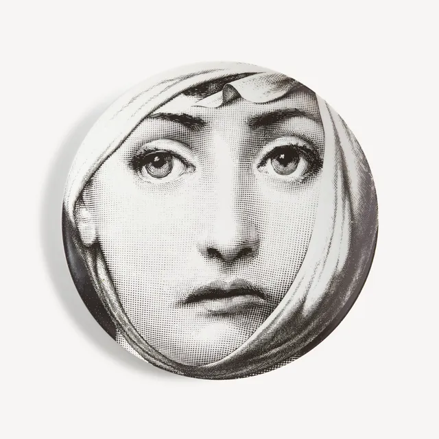 fornasetti-tema-e-variazioni-n-148-wandteller-porzellan-lina-cavalieri image 1