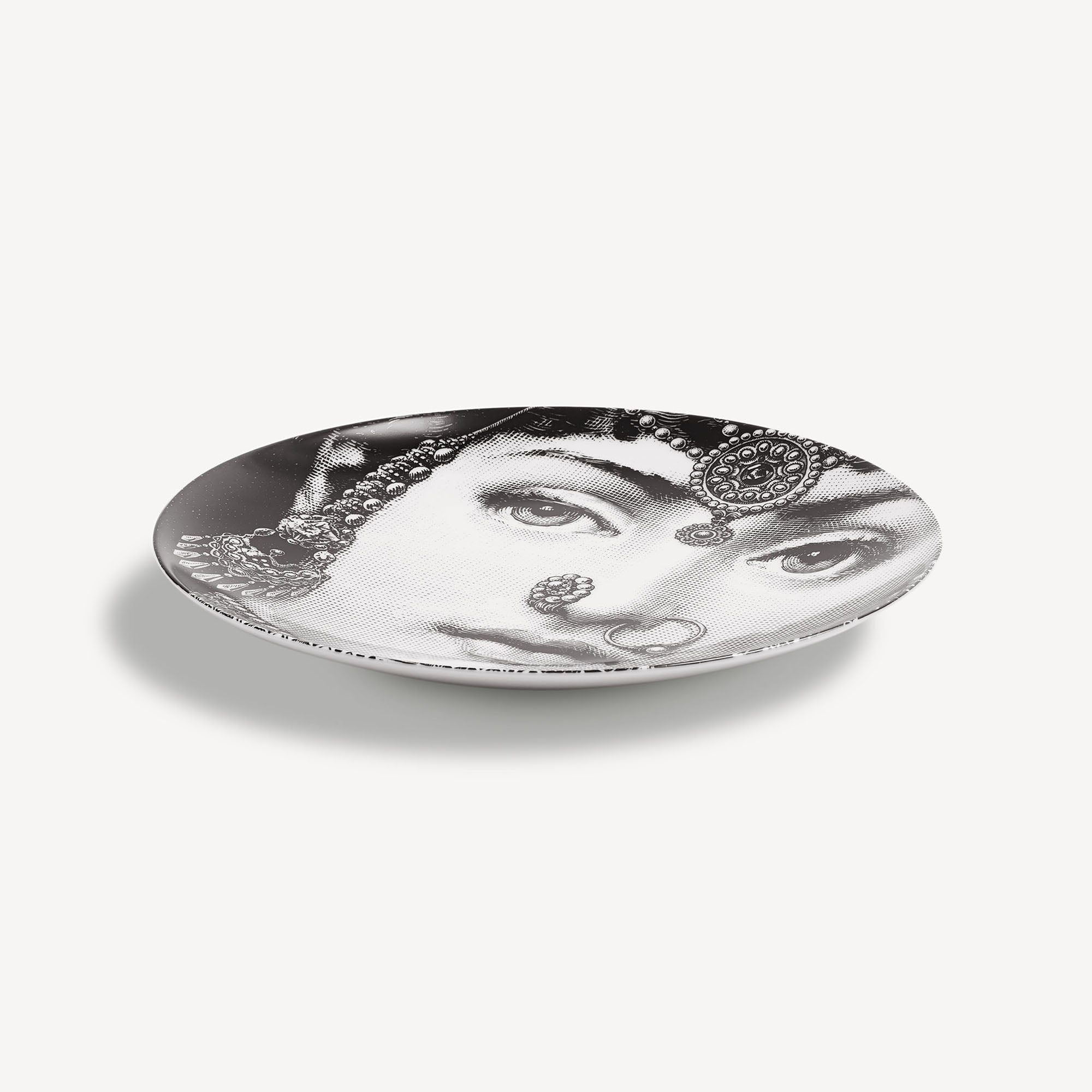 atelier-fornasetti-tema-e-variazioni-n-228-wandteller-porzellan image 2