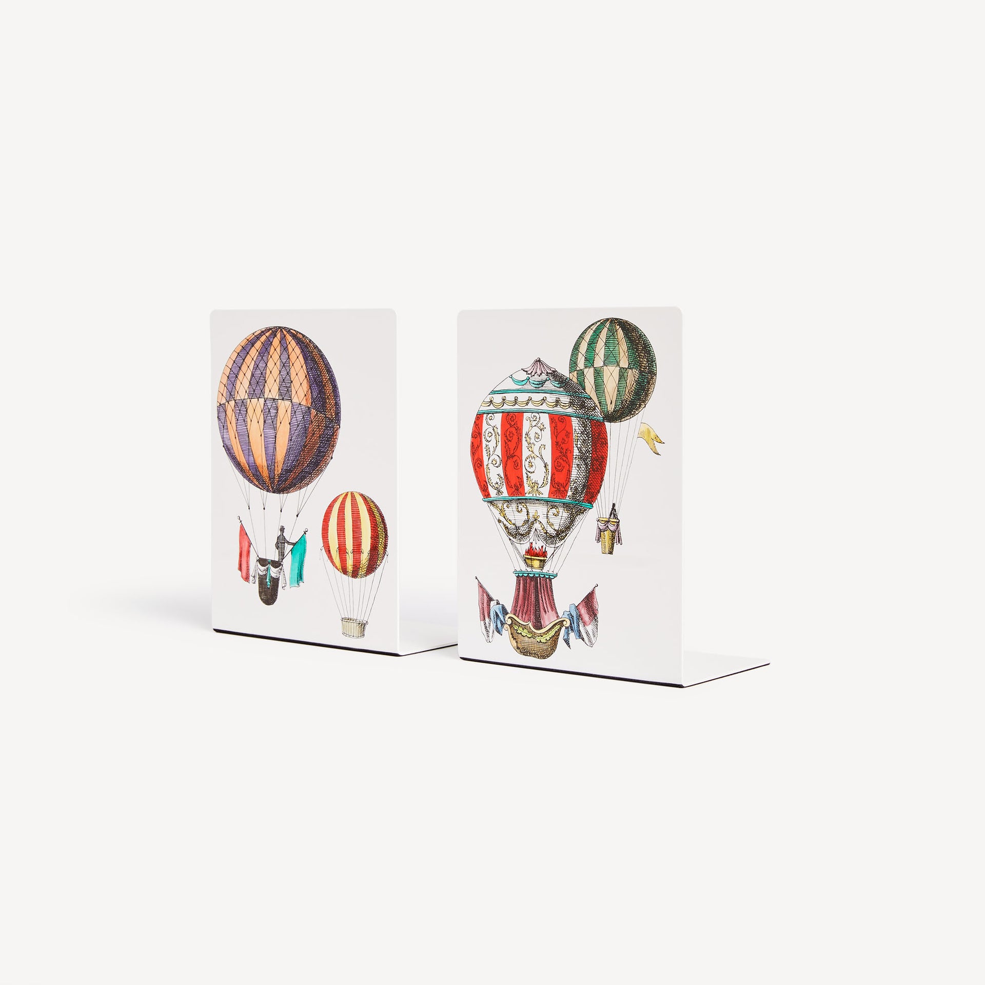 fornasetti-palloni-buchst-tzen-paar-metall-ballon-motiv-bunt image 1