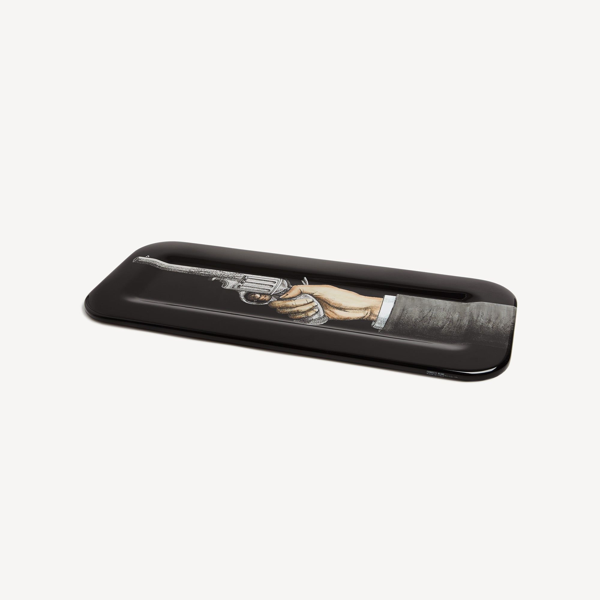 fornasetti-braccio-con-pistola-tablett-siebdruck-lackiert image 2