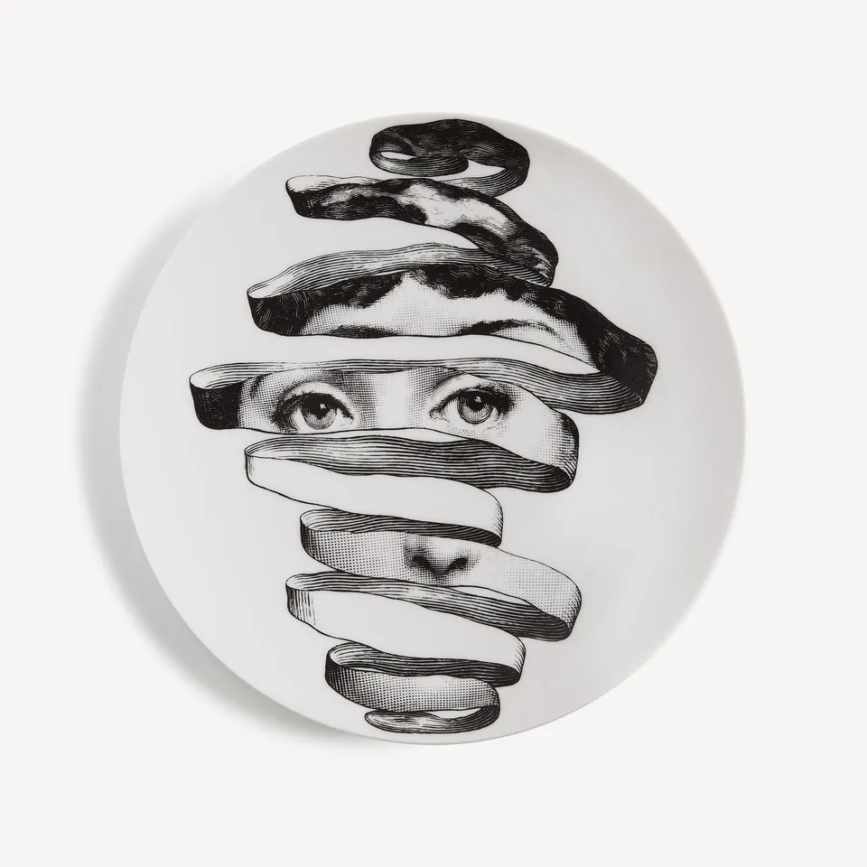 fornasetti-tema-e-variazioni-wandteller-n-297-porzellan-lina-cavalieri image 1