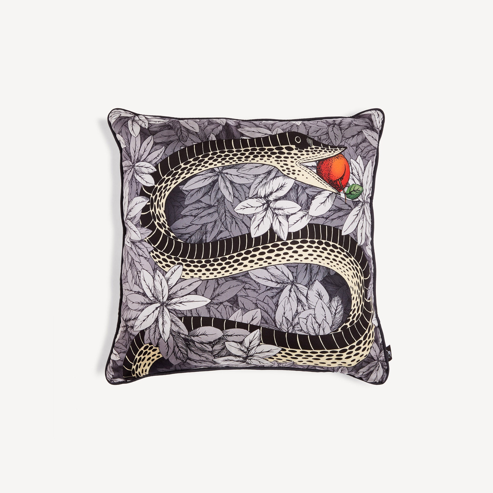 atelier-fornasetti-peccato-originale-seidenkissen image 2