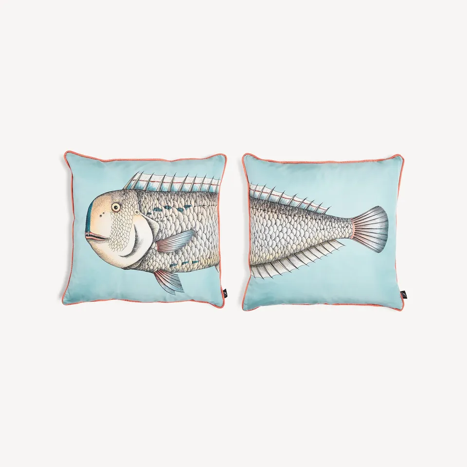 fornasetti-grande-pesce-kissen-2er-set-seide-fischmotiv image 1
