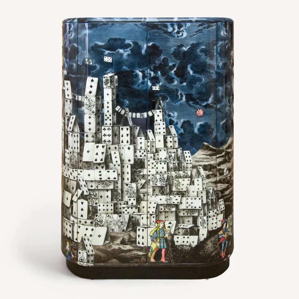 fornasetti-citt-di-carte-schrank-gebogen-holz image 1