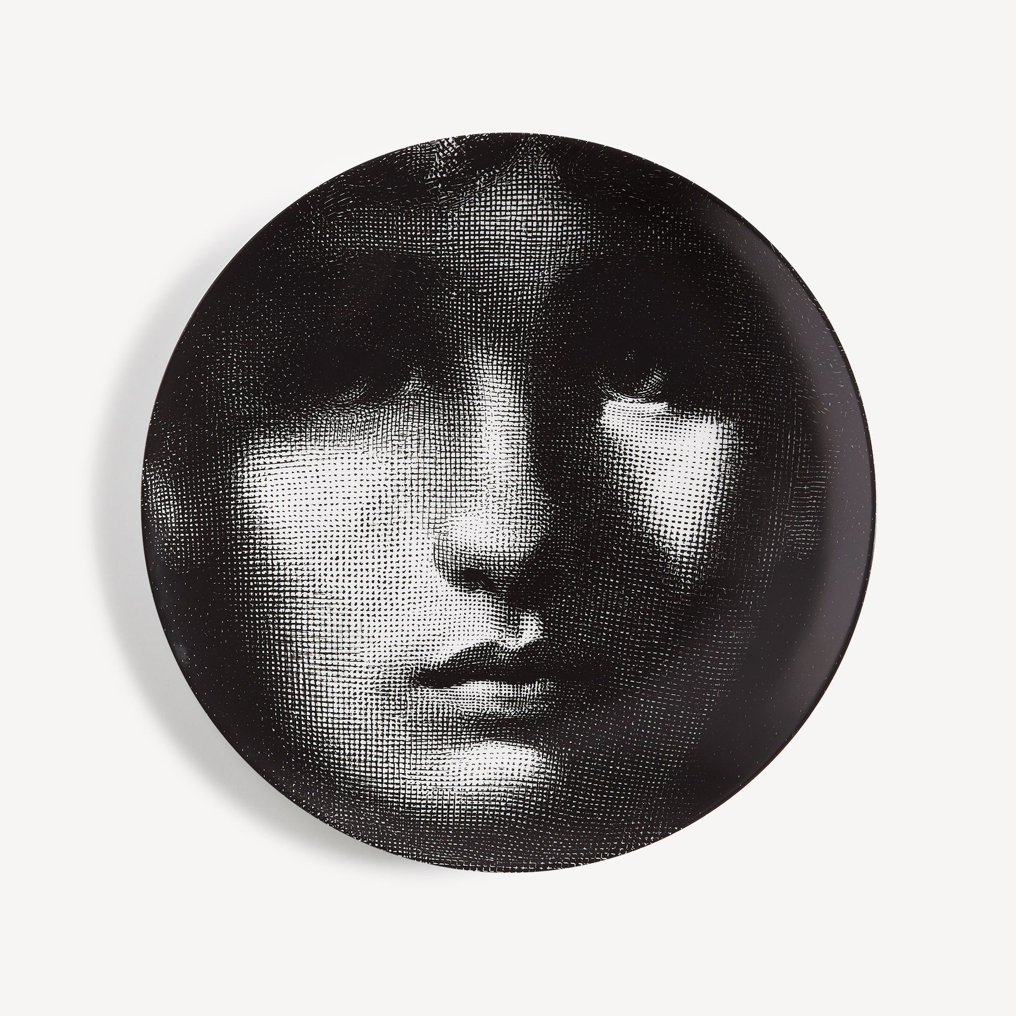 fornasetti-tema-e-variazioni-n-103-wandteller-porzellan-gesicht image 1