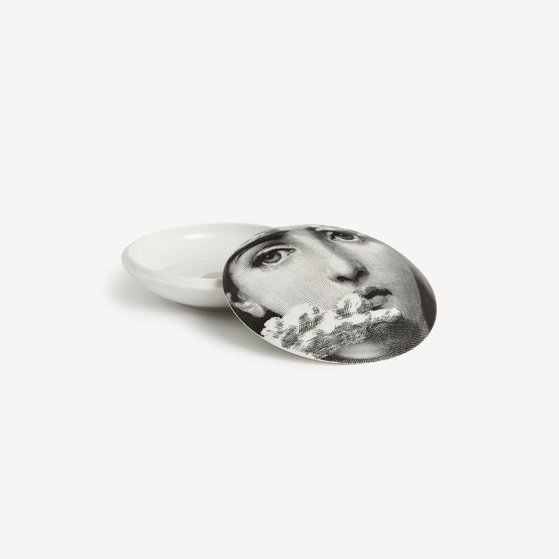 fornasetti-tema-e-variazioni-n-139-dose-rund-porzellan image 1