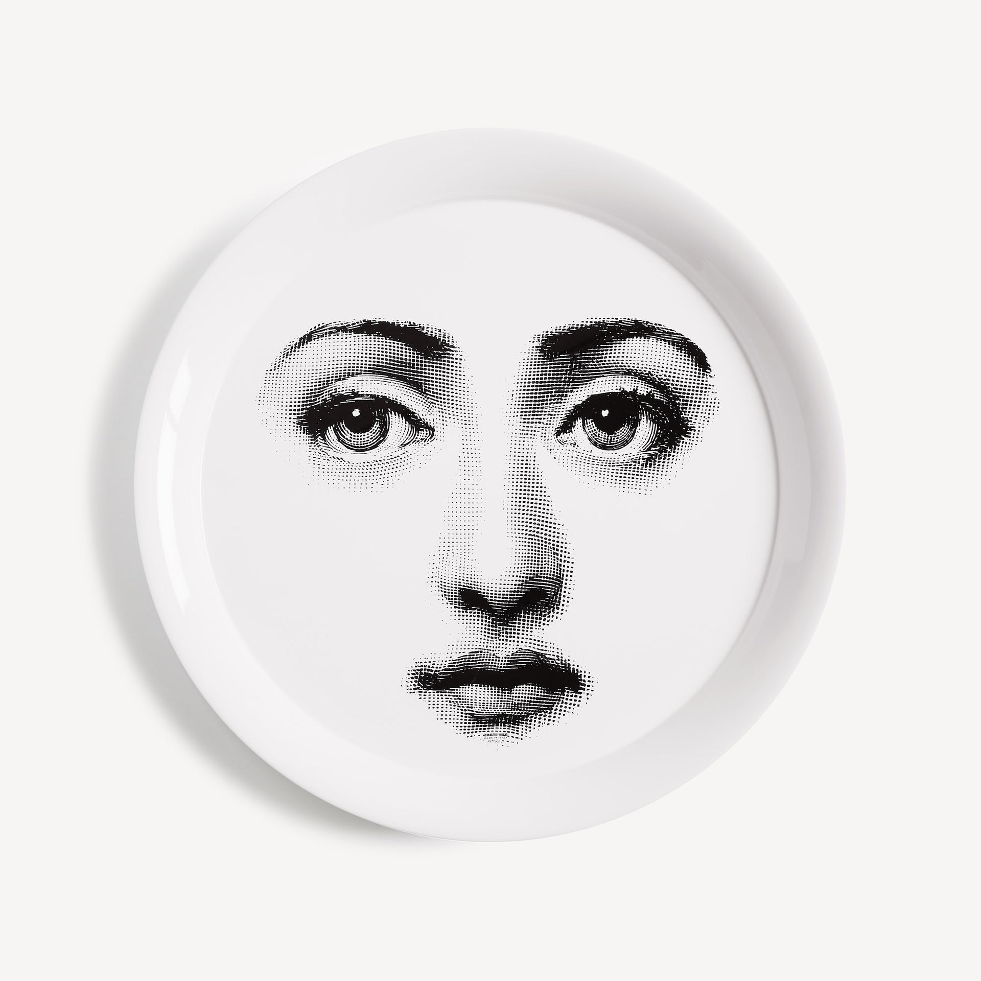 fornasetti-tema-e-variazioni-n-6-tablett-rund-lina-cavalieri image 1