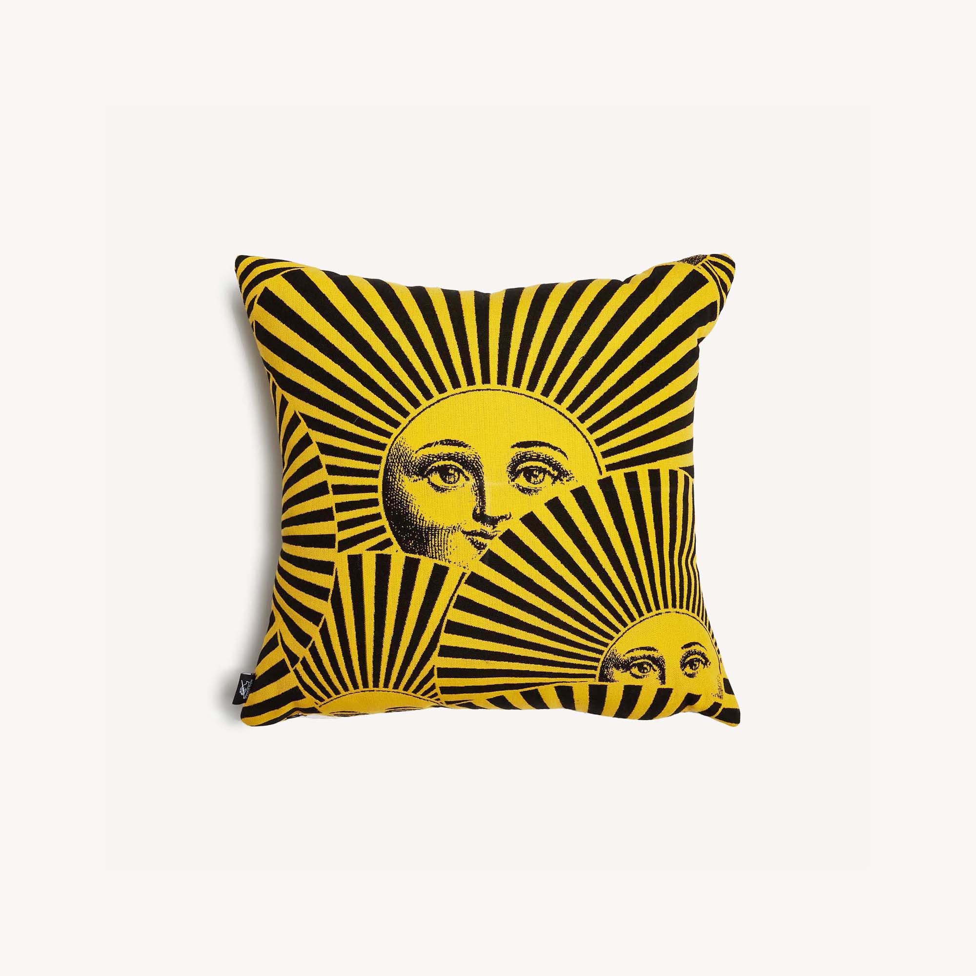 fornasetti-soli-a-ventaglio-outdoor-kissen-sonne image 2