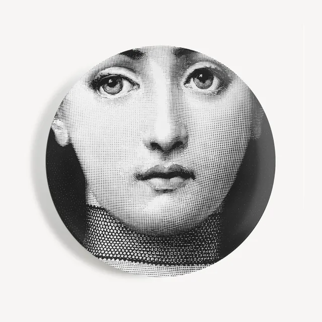 fornasetti-tema-e-variazioni-wandteller-n-220-porzellan-lina-cavalieri image 1