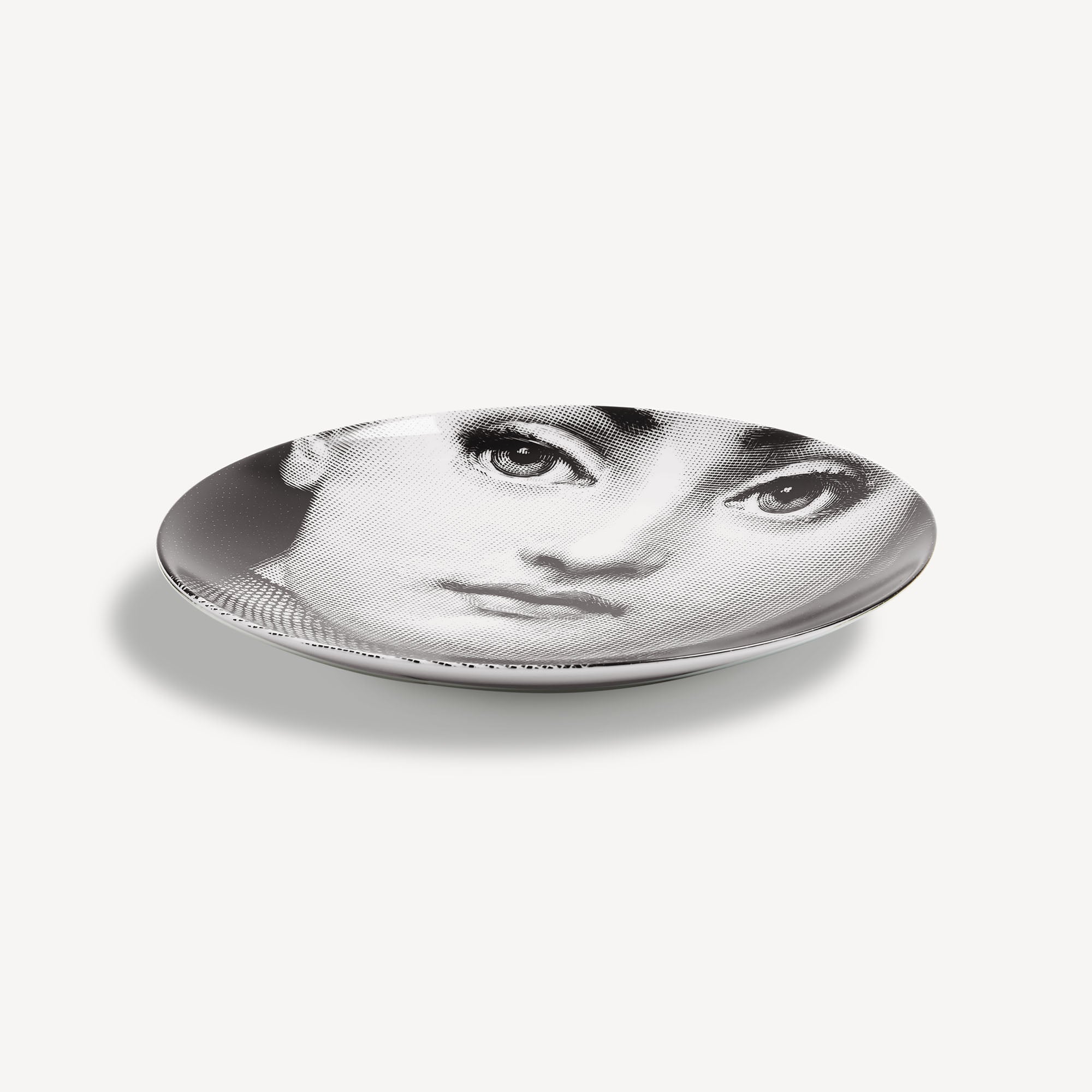 fornasetti-tema-e-variazioni-wandteller-n-220-porzellan-lina-cavalieri image 2