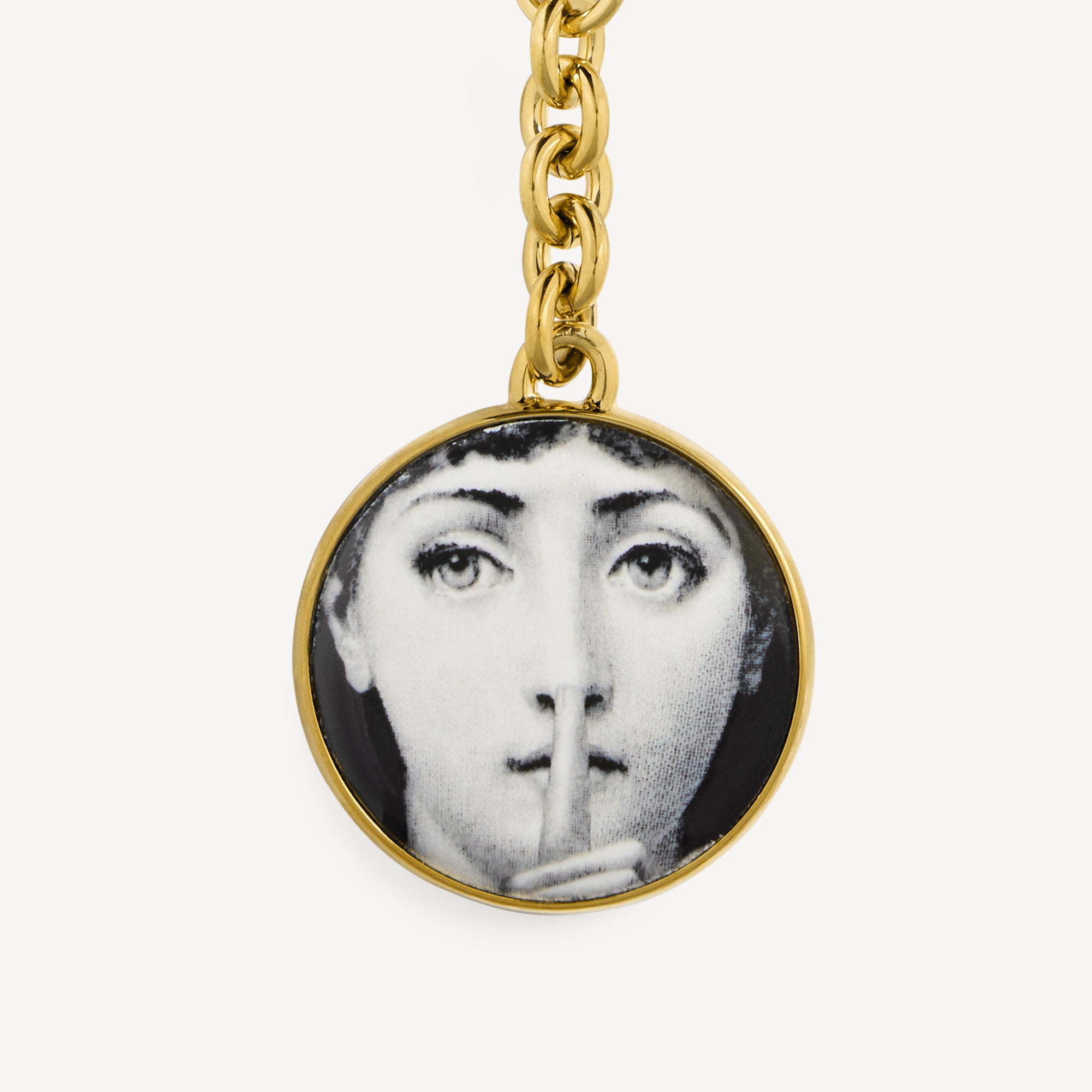 fornasetti-tema-e-variazioni-silenzio-charm-anh-nger-gold image 3