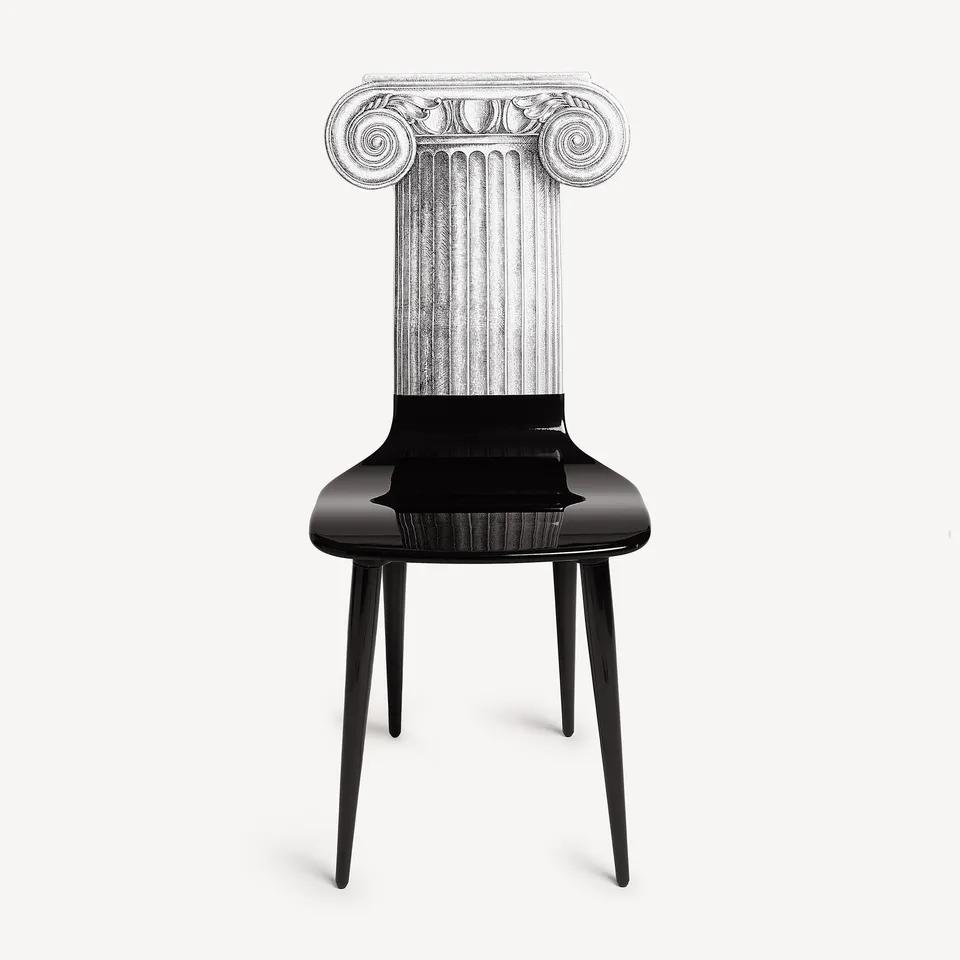 atelier-fornasetti-capitello-jonico-stuhl-holz-s-ulenmotiv image 1