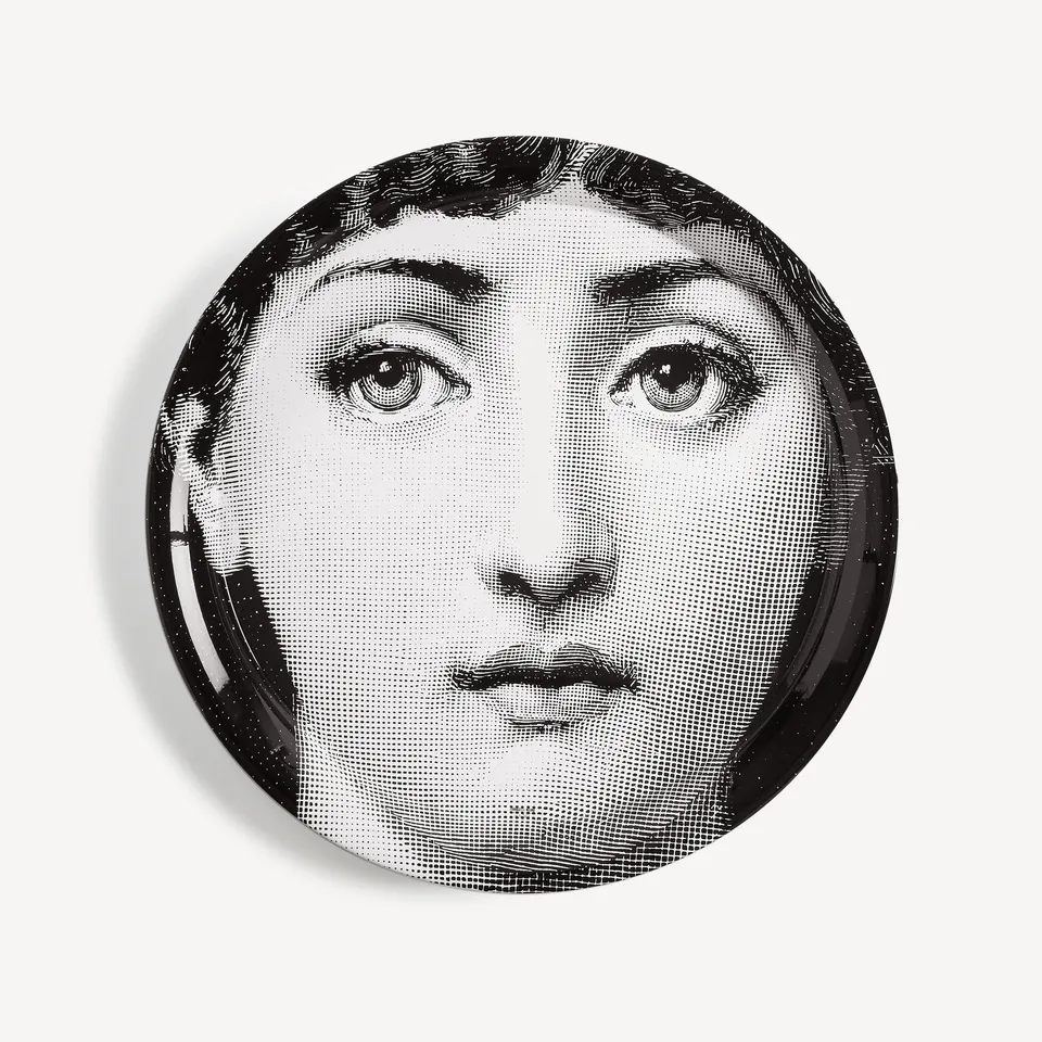 atelier-fornasetti-tema-e-variazioni-n-1-tablett-rund-gesicht image 1