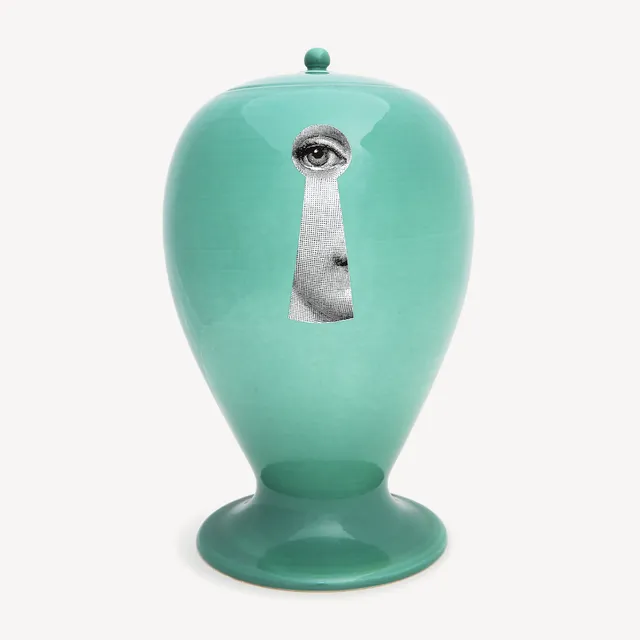 fornasetti-chiave-serratura-vase-porzellan-gr-n-gesicht image 1