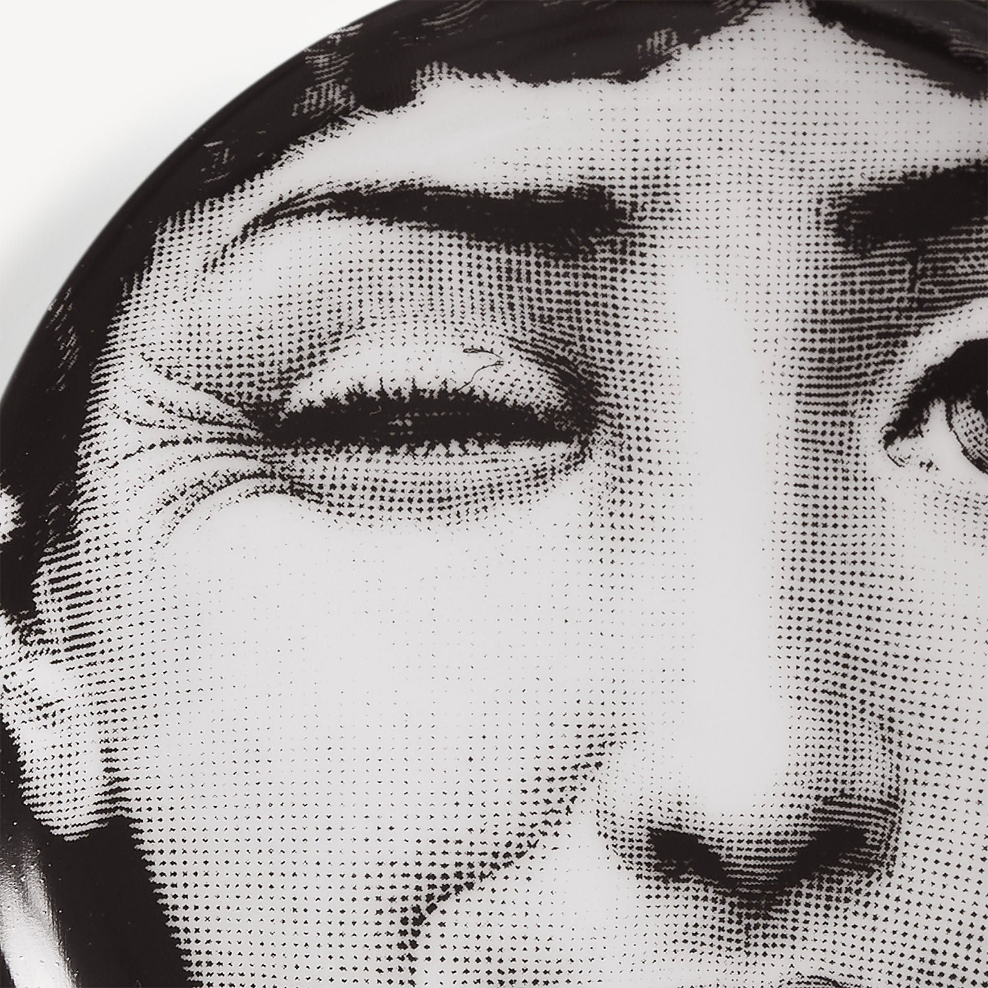 fornasetti-tema-e-variazioni-ablageschale-n-130-rund image 4