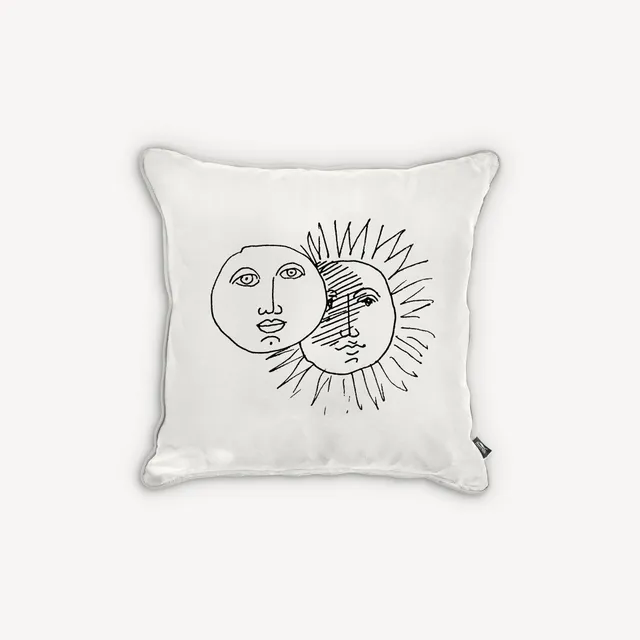 atelier-fornasetti-solitudo-kissen-seide-sonnenmotiv-abnehmbar image 1