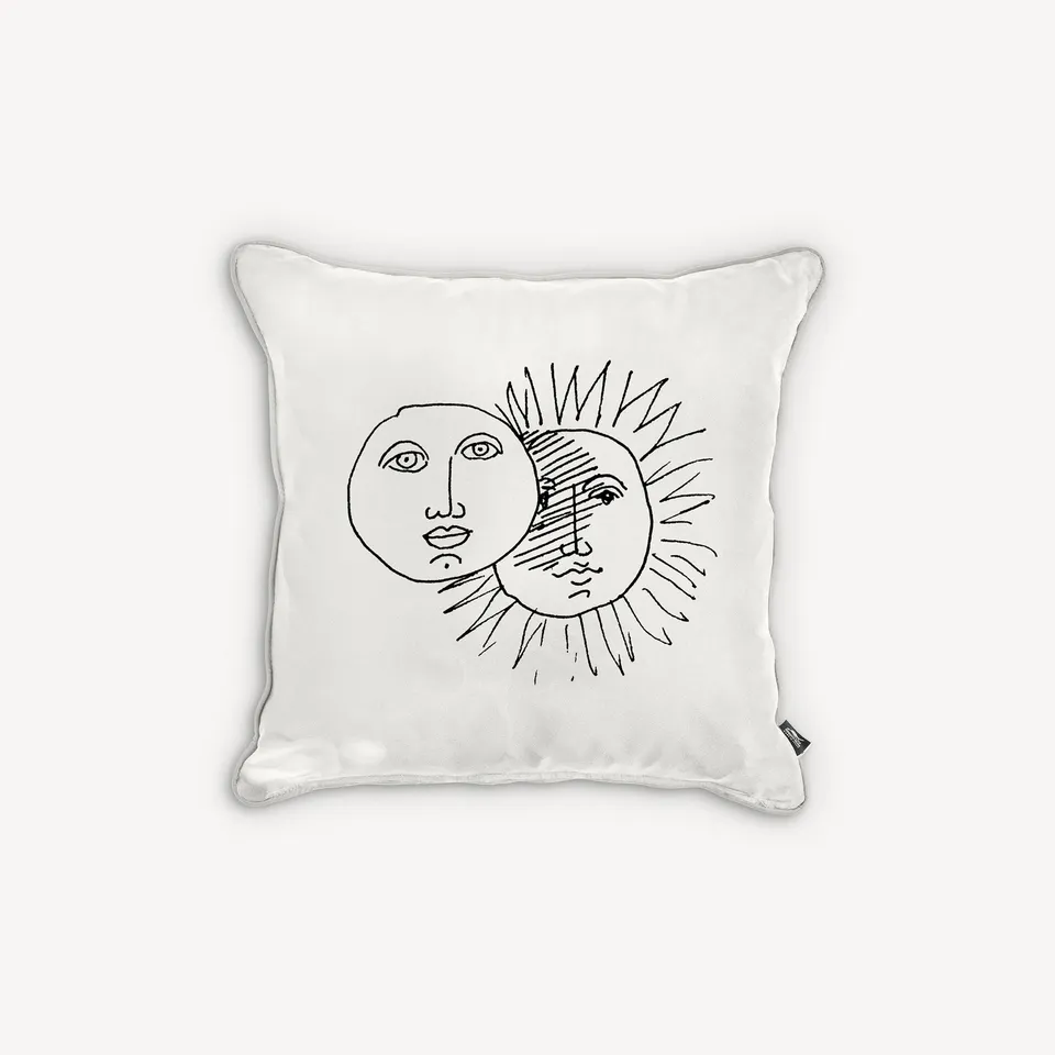 atelier-fornasetti-solitudo-kissen-seide-sonnenmotiv-abnehmbar image 1