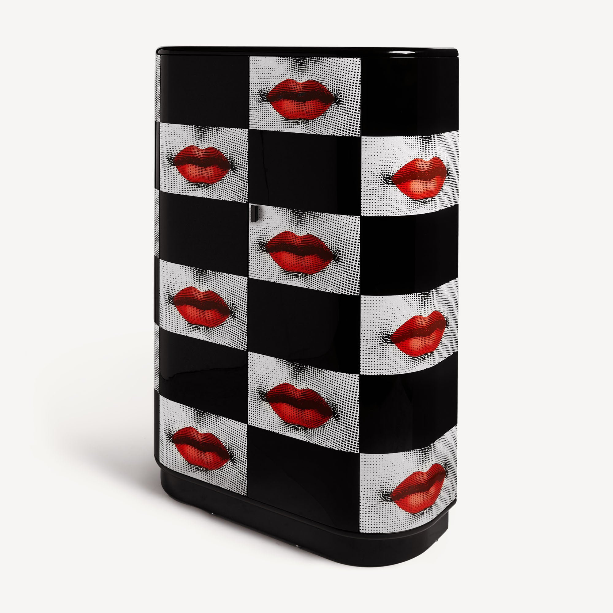 fornasetti-kiss-kommode-gerundet-lina-cavalieri-handlackiert image 2