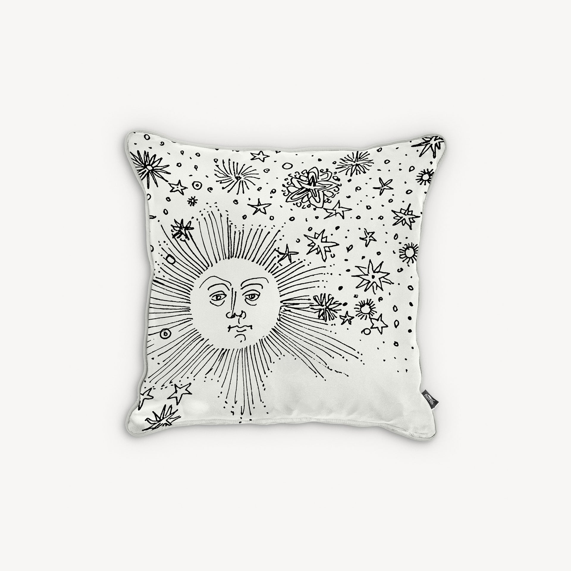 atelier-fornasetti-solamente-kissen-seide-sonnenmotiv image 1