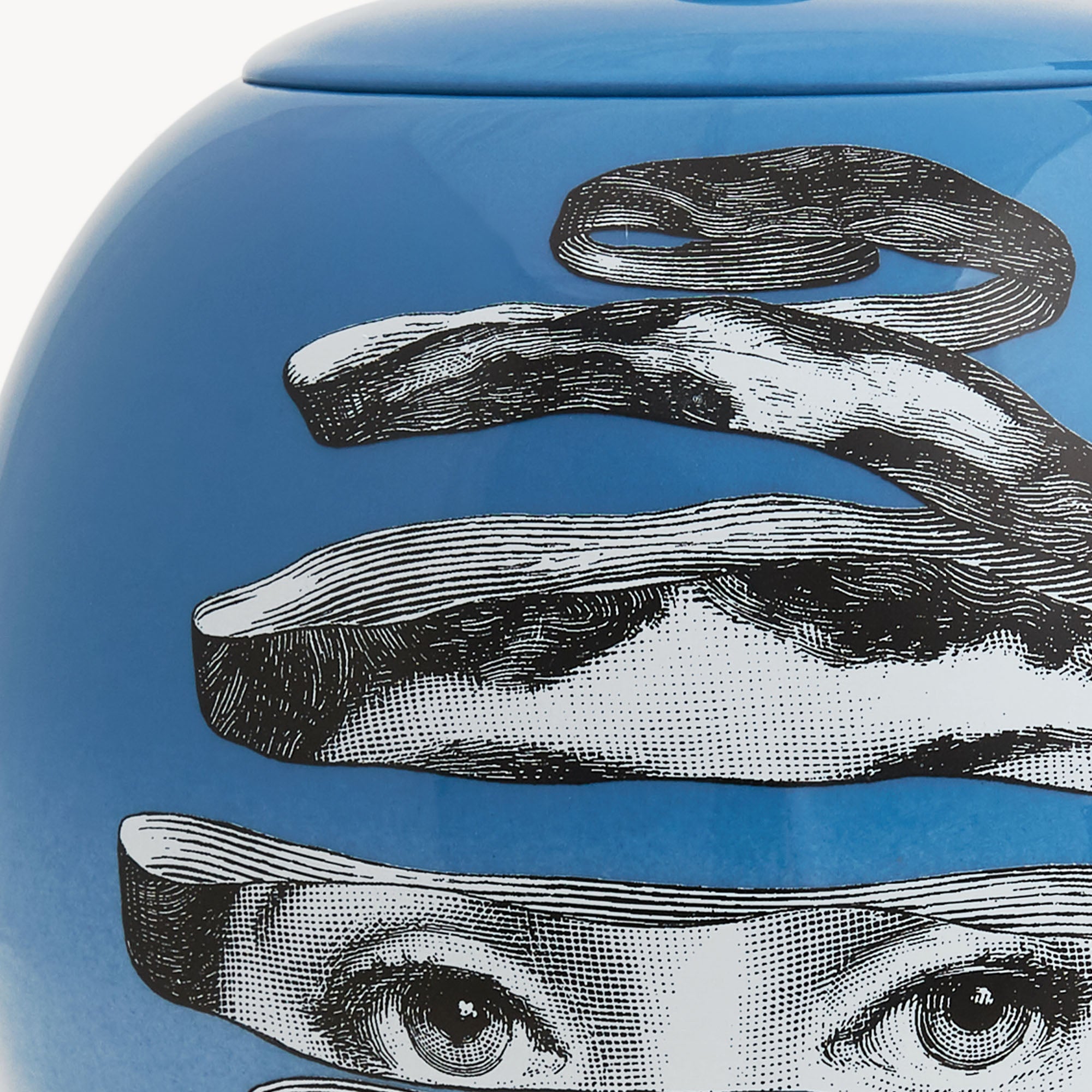 atelier-fornasetti-vase-melafisico-keramikvase-handbemalt image 4