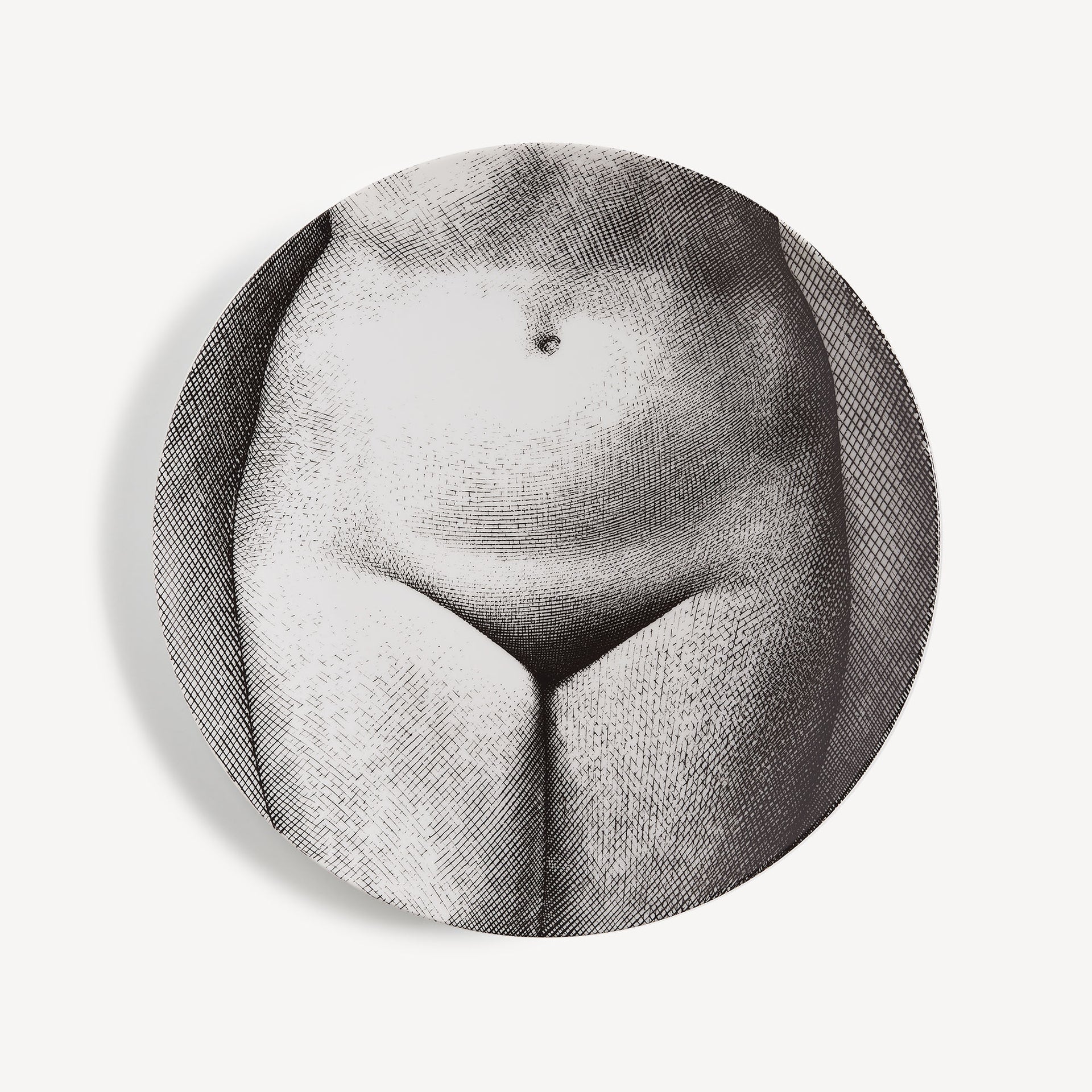 fornasetti-tema-e-variazioni-wandteller-n-305-porzellan-ohne-gesicht image 1